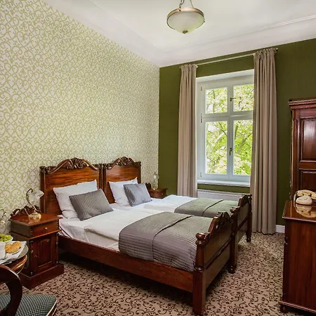 Otel Debowy Biowellness & Gory Sowie 4*